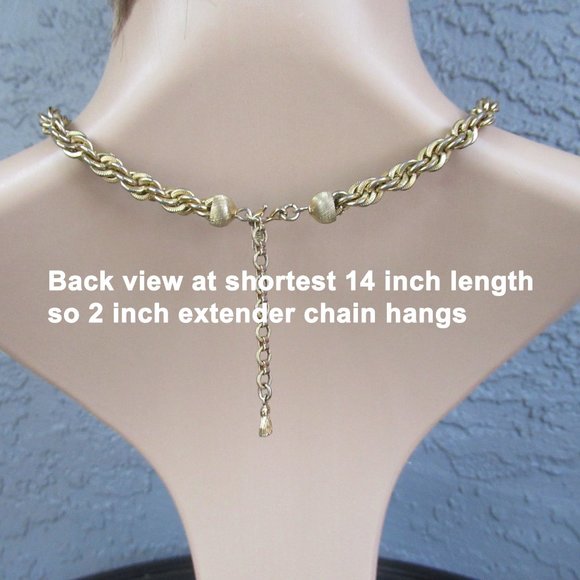 Monet 14 inch choker necklace plus 2 inch extender, Twisted gold link style, VTG - Picture 6 of 13